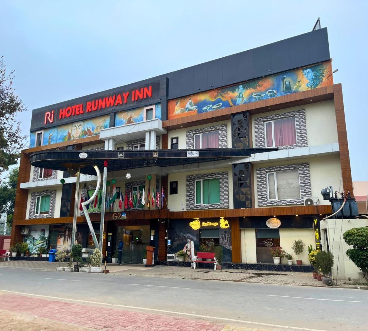 Hotel Runway Inn Pura Raghunāth المظهر الخارجي الصورة