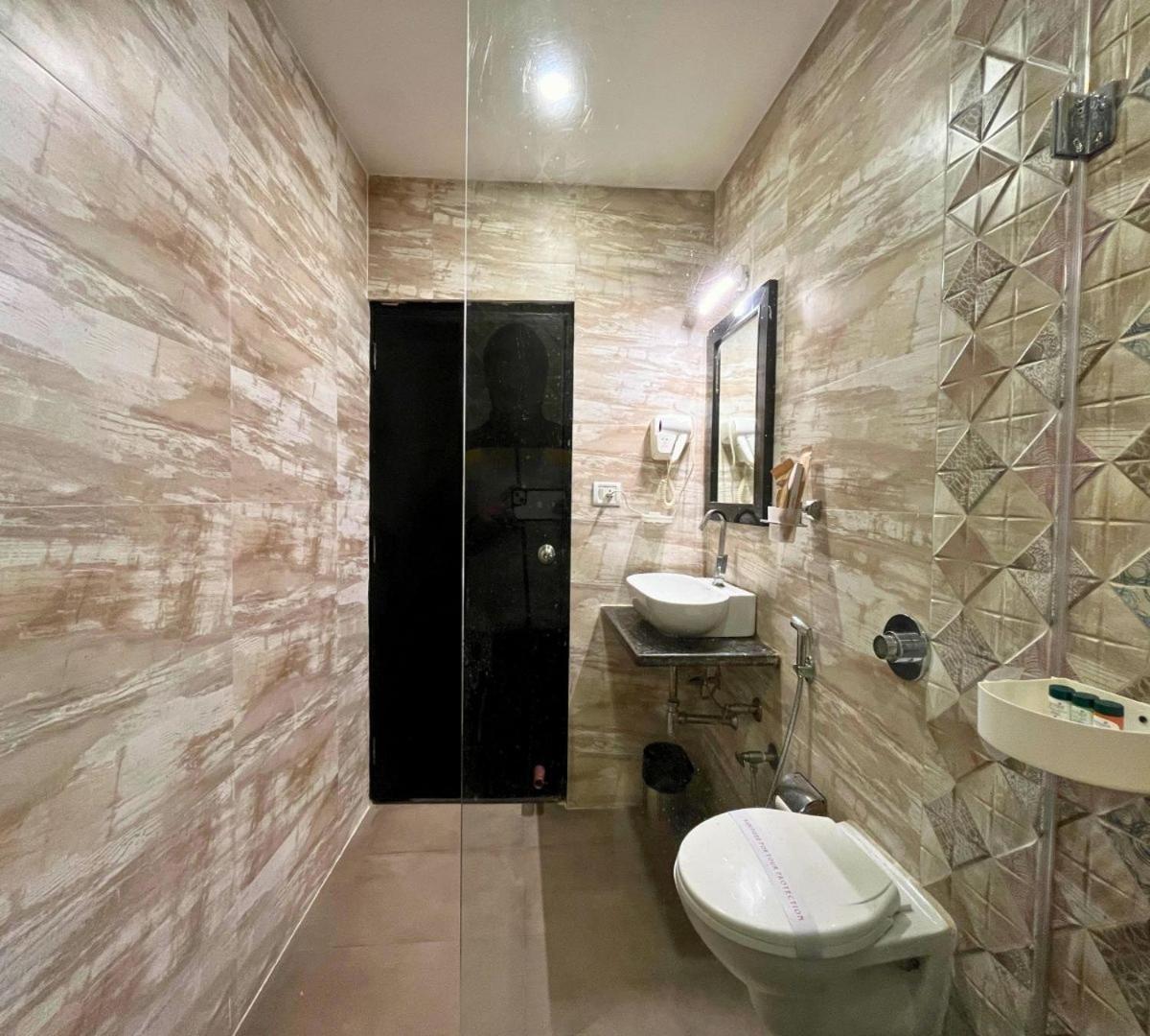 Hotel Runway Inn Pura Raghunāth المظهر الخارجي الصورة